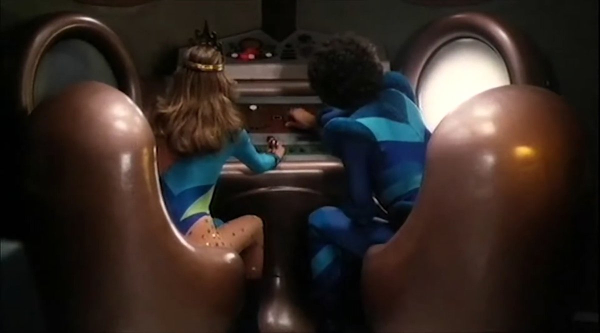 Starcrash II ZAaV3JD97oQ 0021
