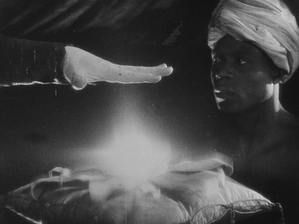 Faust.1926.720p 0117